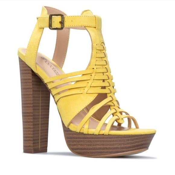 Shoe Dazzle Yellow Woven Platform Sandals - Picture 3 of 8